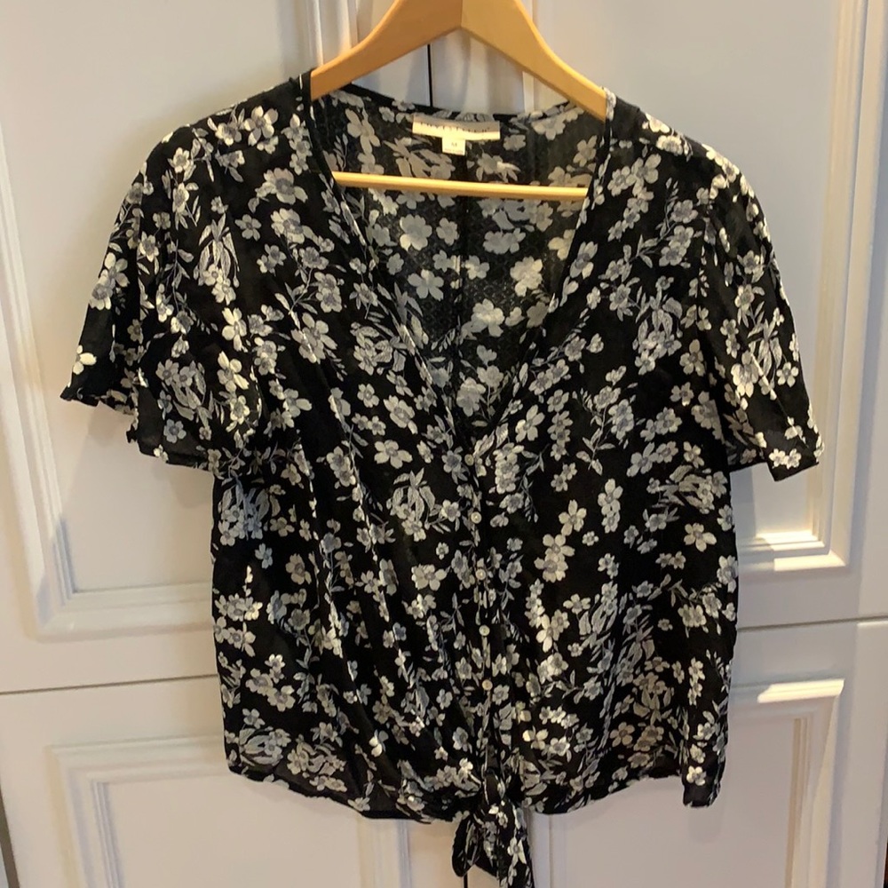 LOVESTITCH Floral short sleeve blouse